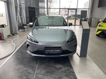 Car image 2