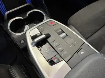 Car image 49