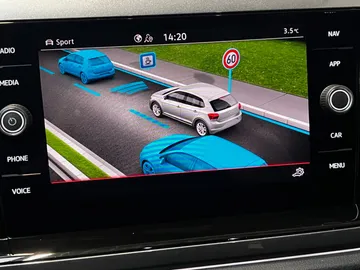 Car image 25