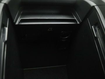 Car image 38