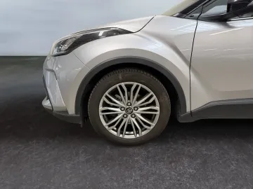 Car image 23