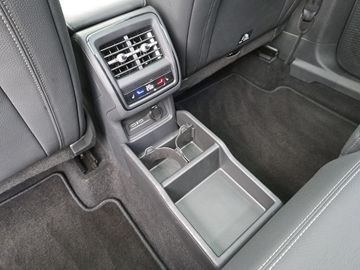 Car image 36