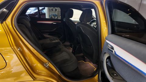 Car image 37