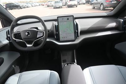 Car image 24