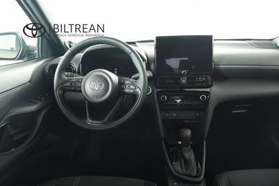 Car image 11