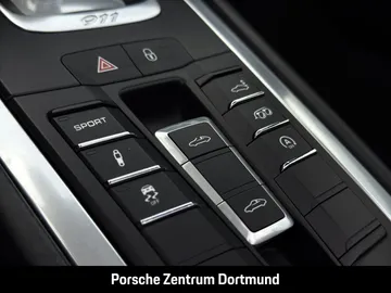 Car image 35