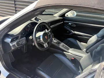 Car image 28