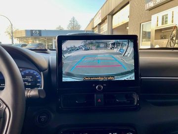 Car image 18