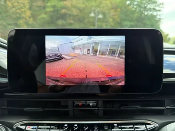 Car image 26