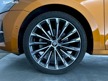 Car image 33