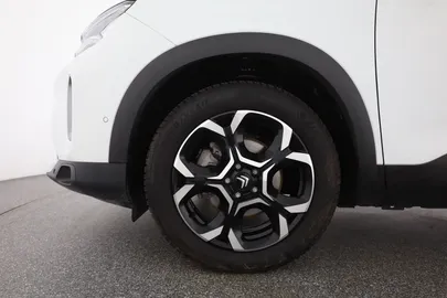 Car image 33