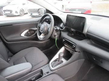 Car image 15