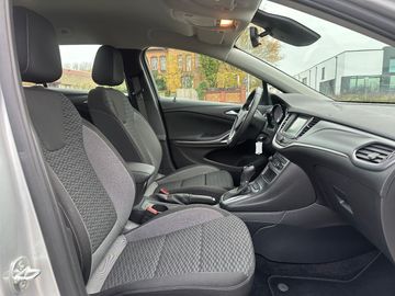 Car image 12