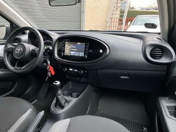 Car image 15