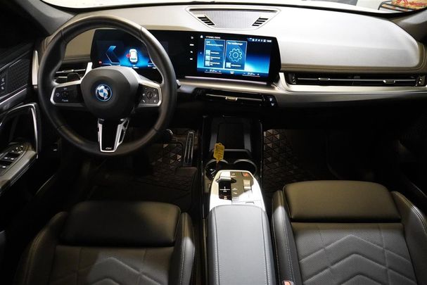 BMW iX1 xDrive30 M Sport 200 kW image number 7