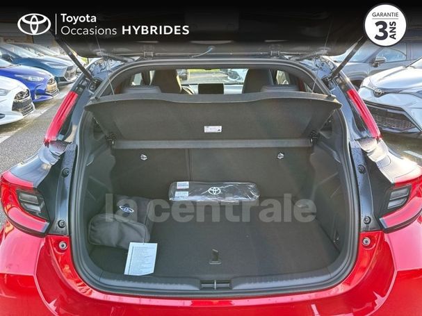 Toyota Yaris Hybrid 85 kW image number 12