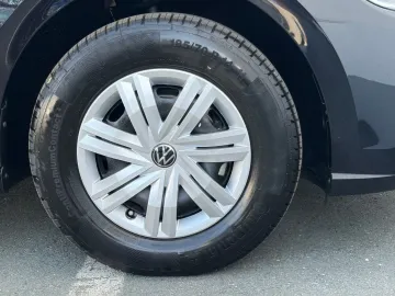 Car image 38