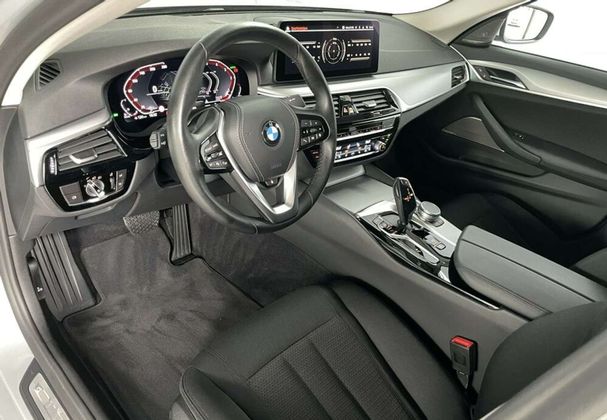 BMW 520d xDrive 140 kW image number 9