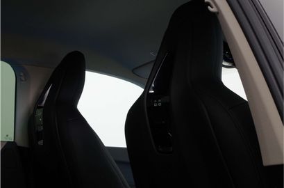 Car image 38