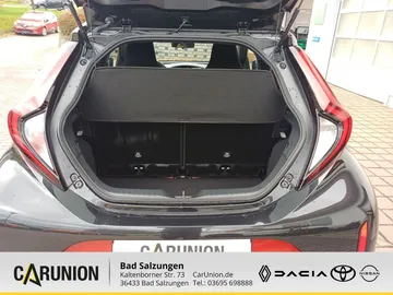 Car image 12