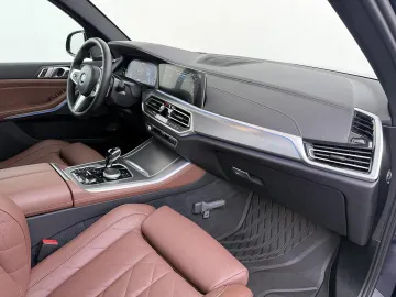 Car image 49