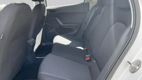 Car image 27