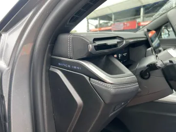 Car image 32