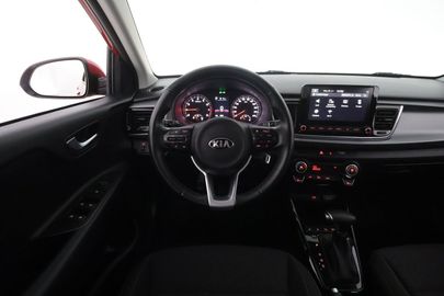 Car image 10