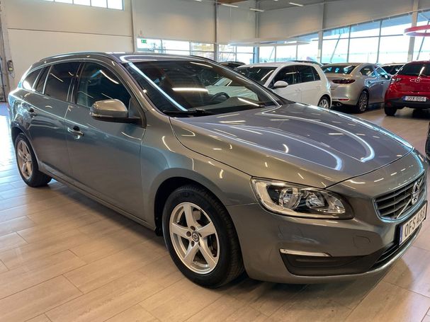 Volvo V60 T3 Kinetic 112 kW image number 2