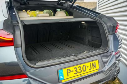 Car image 30