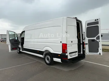 Car image 28