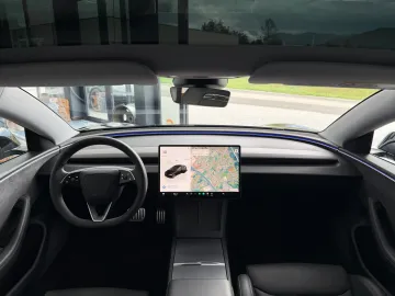 Car image 30