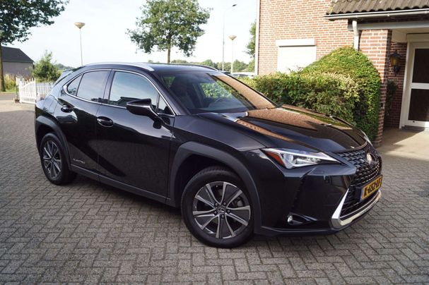 Lexus UX 300e 150 kW image number 8