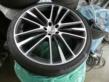 Car image 21