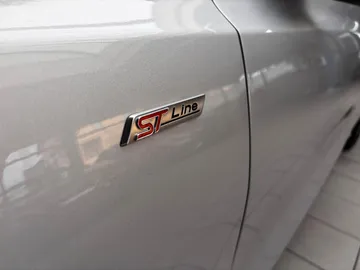 Car image 38
