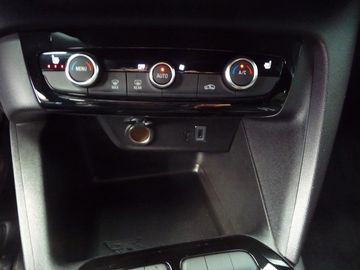 Car image 28