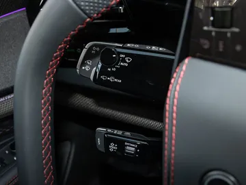 Car image 34