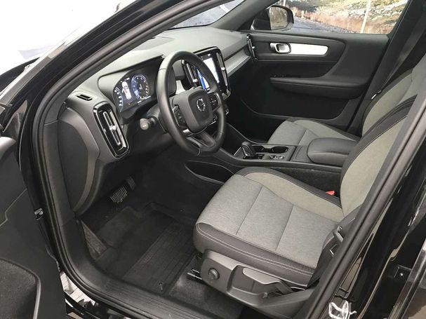 Volvo XC40 T2 95 kW image number 6