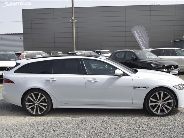 Jaguar XF 20d AWD Portfolio 132 kW image number 4