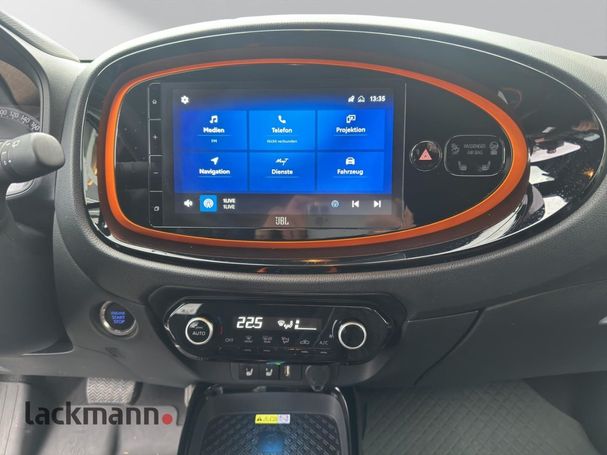 Toyota Aygo X 1.0 53 kW image number 10