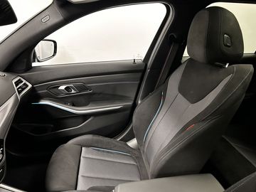Car image 39
