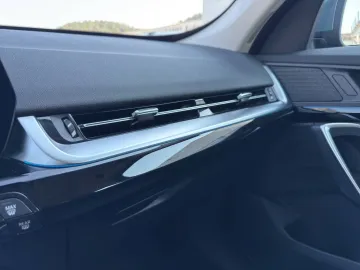 Car image 35