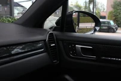Car image 35