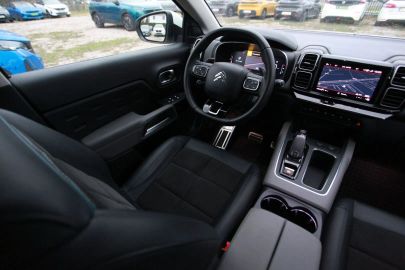 Car image 14