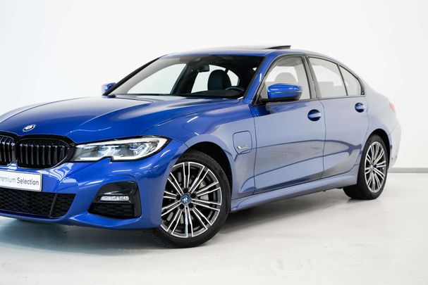 BMW 330e M Sport 215 kW image number 10