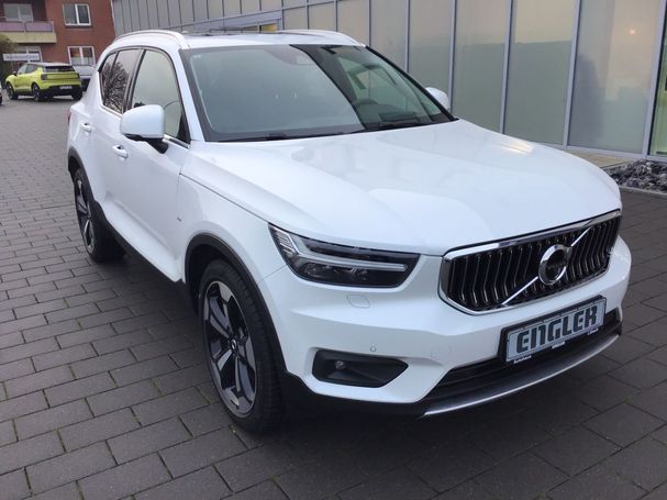 Volvo XC40 D4 AWD Inscription 140 kW image number 2