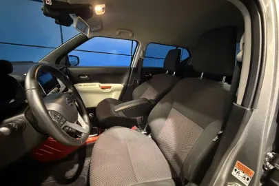 Car image 4