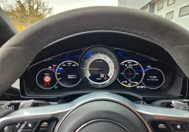 Car image 30