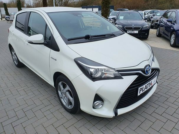 Toyota Yaris Hybrid 74 kW image number 2