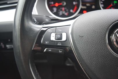 Car image 32